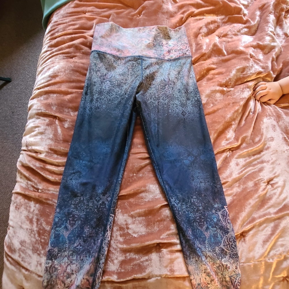 Evolution & Creation size M yoga leggings